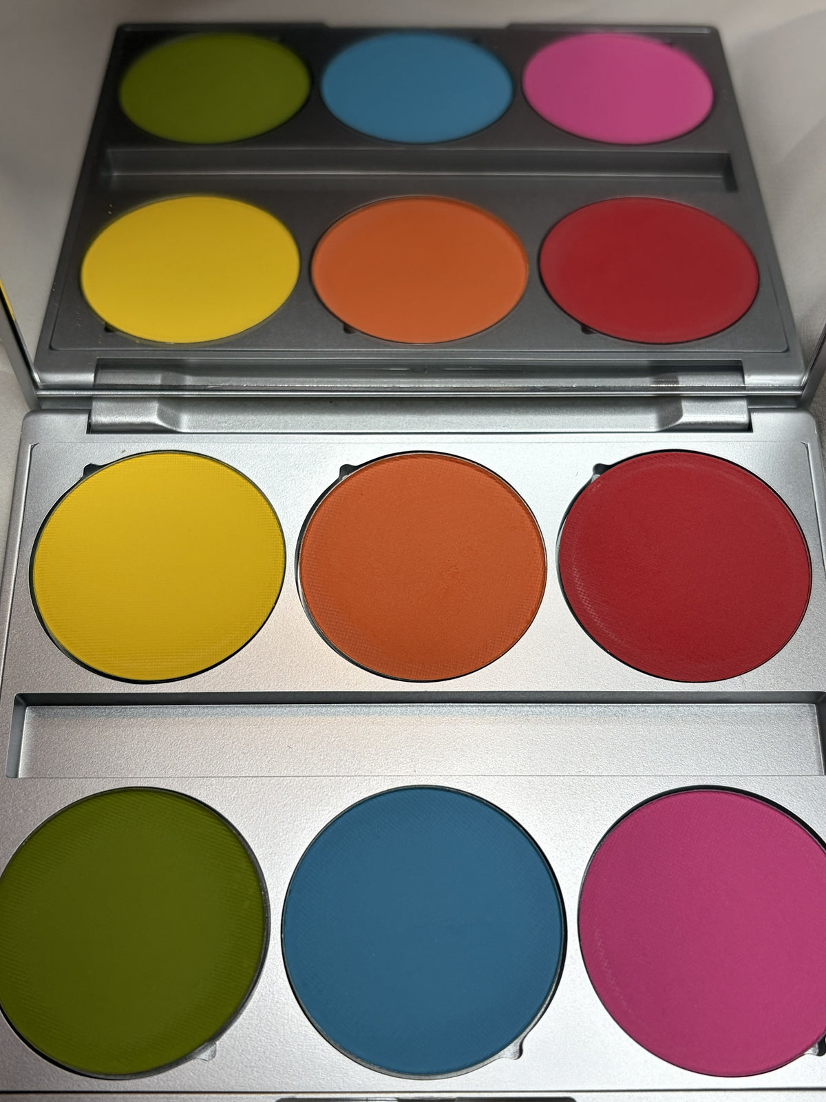 ÚJ! Kryolan VIVID Szemhéjpúder paletta